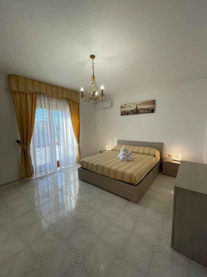 Loren House, Relaxing Location With Seaview มัสซาลูเบรนเซ ภายนอก รูปภาพ